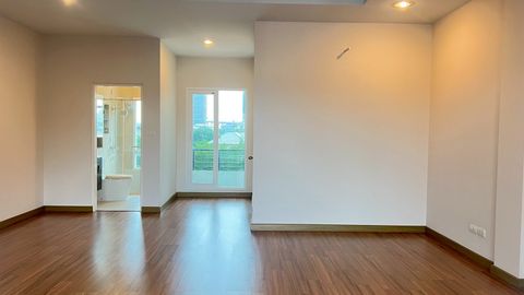 For Sale: Luxury 4-Story Townhome in a Prime Location, Rama 3, Baan Klang Krung Rama 3 Project - 4